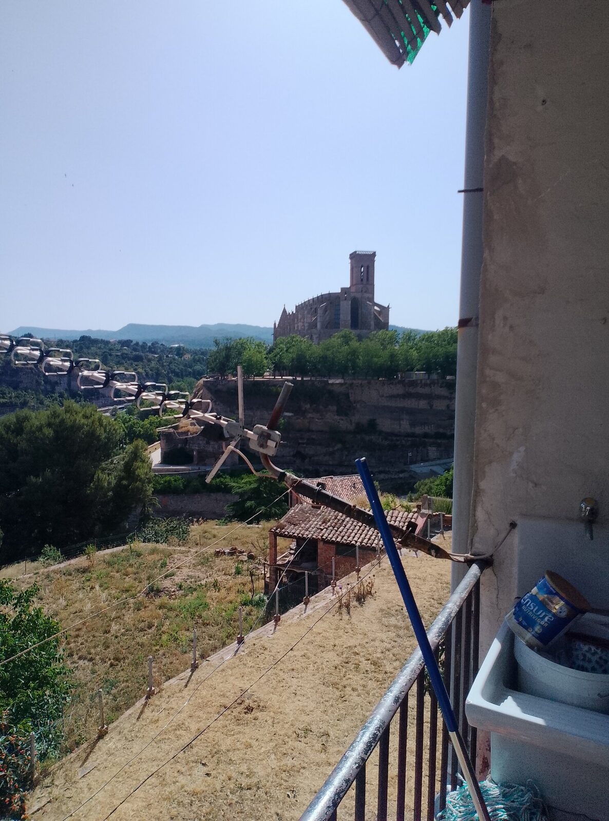 Vistas desde el piso hacia el casco antiguo de Manresa